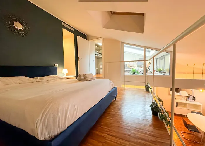Navigli Design Apartment With Balcony